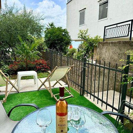 Apartment Little Oasis Доброта Экстерьер фото