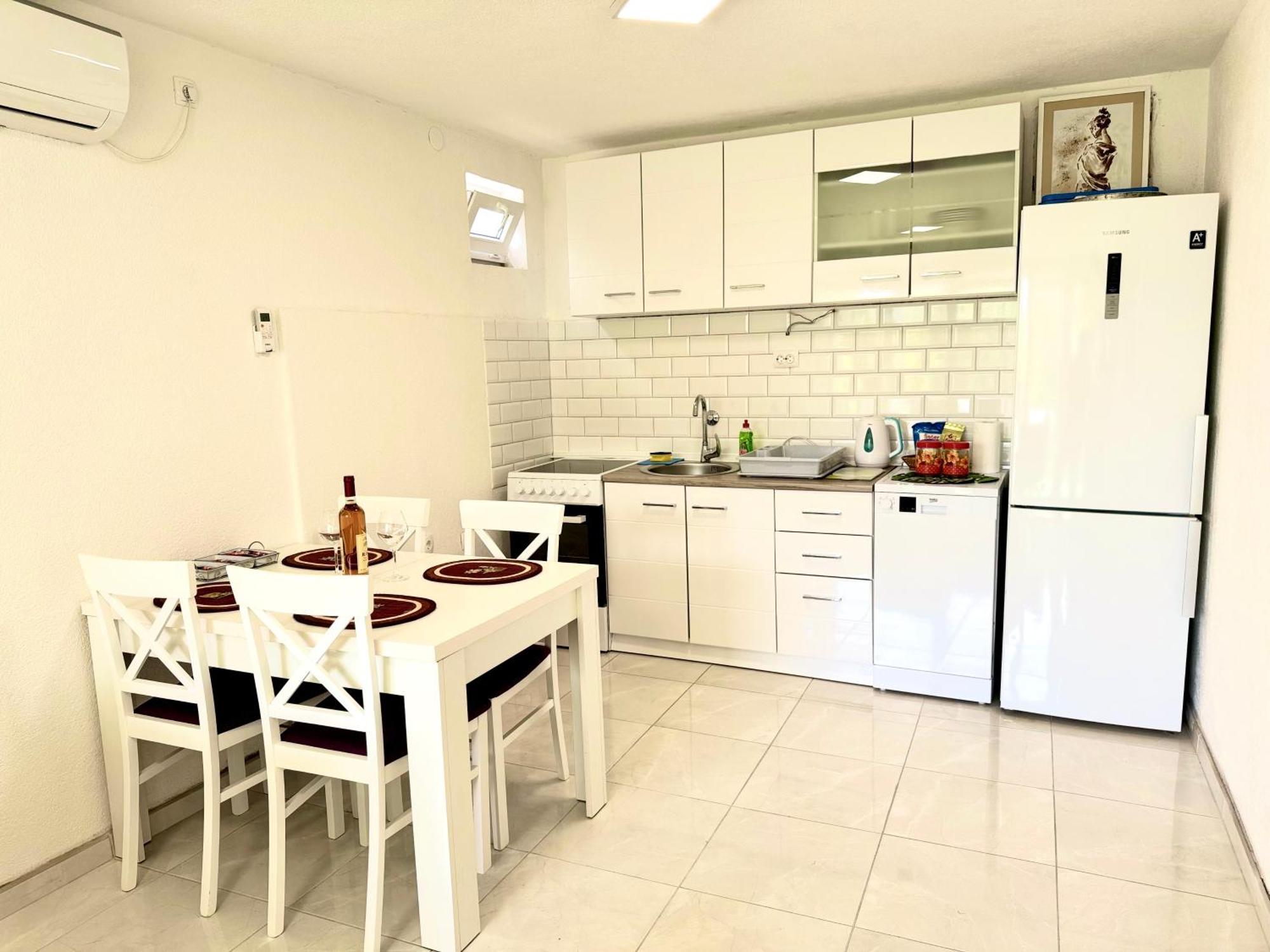 Apartment Little Oasis Доброта Экстерьер фото