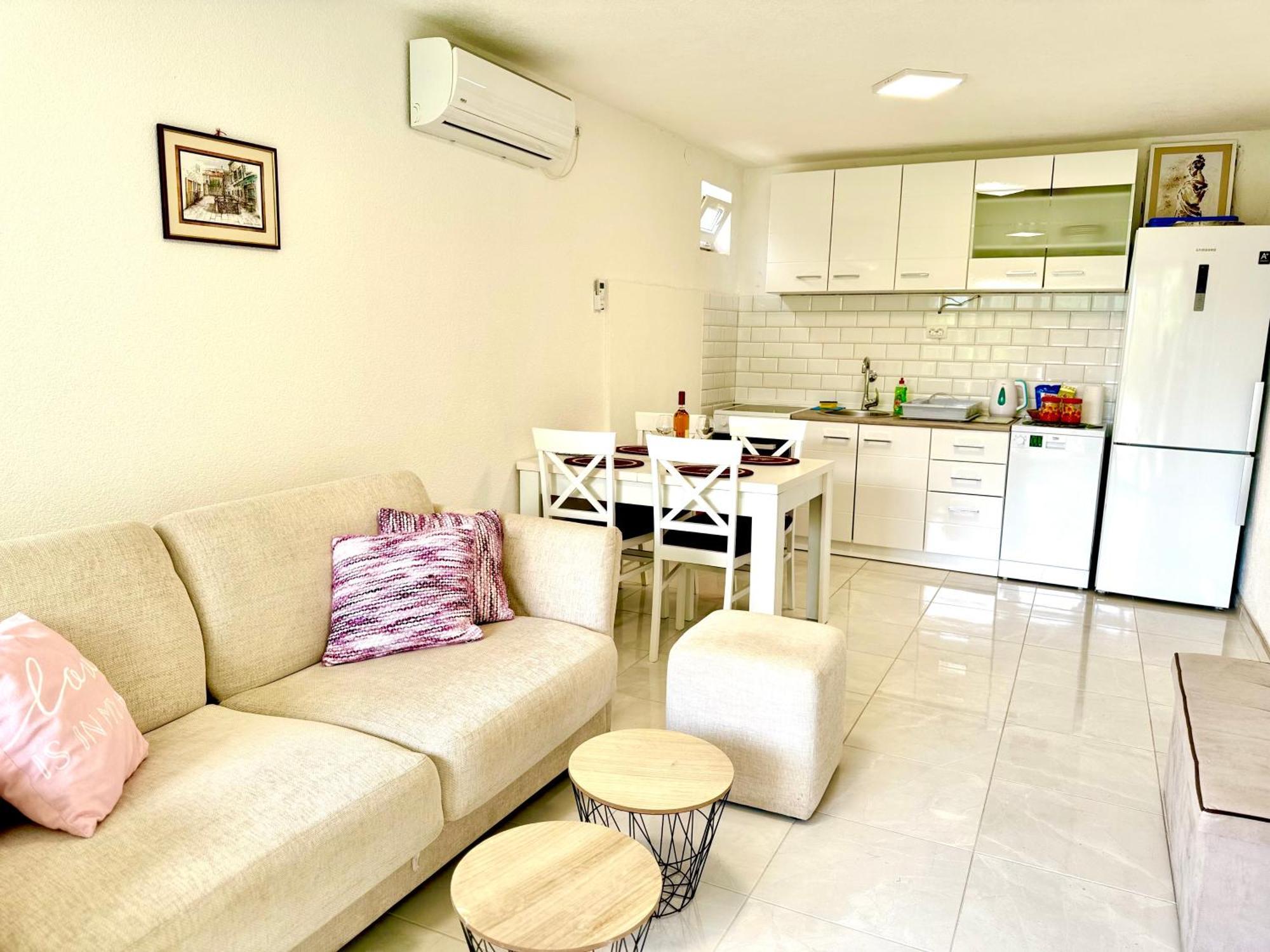 Apartment Little Oasis Доброта Экстерьер фото