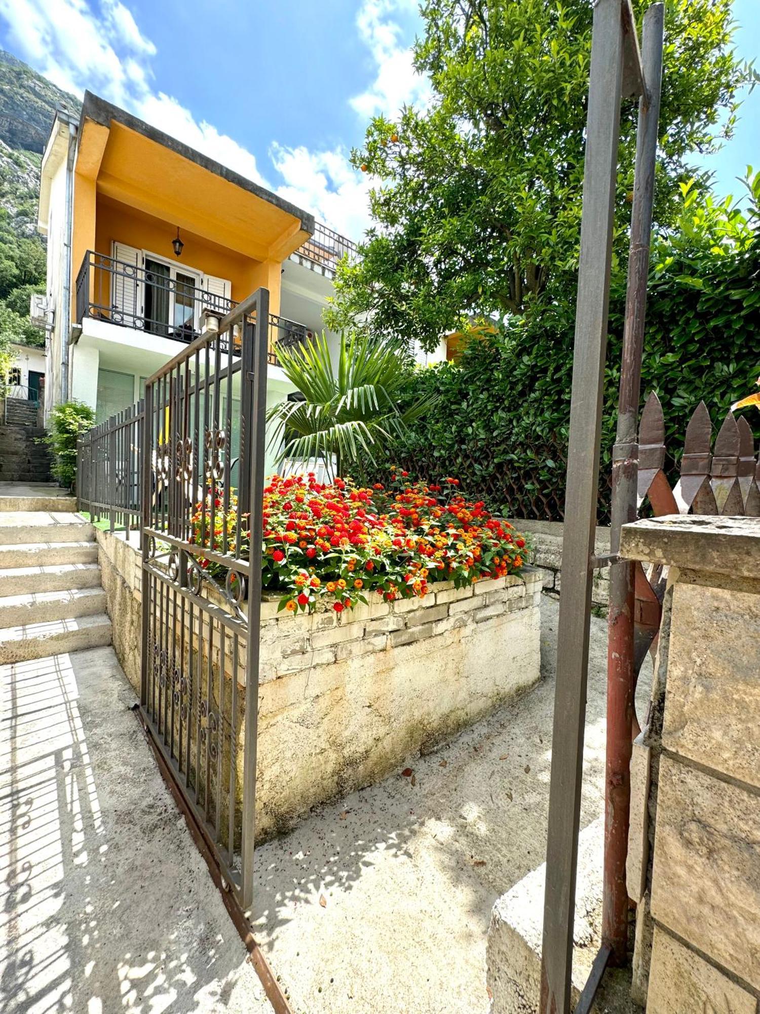 Apartment Little Oasis Доброта Экстерьер фото
